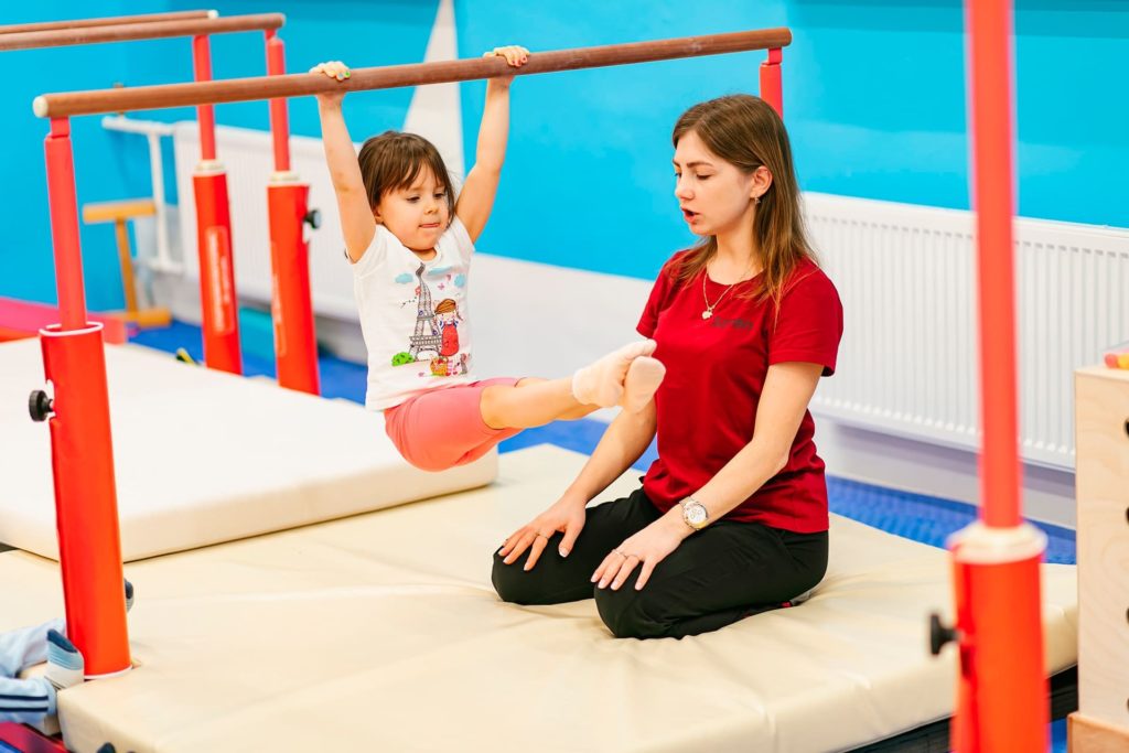 Спортивная гимнастика для детей: особенности спорта и лучший возраст для начала тренировок